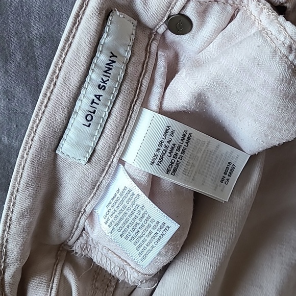 EUC s.28 Lucky Brand blush jeans - Picture 3 of 6